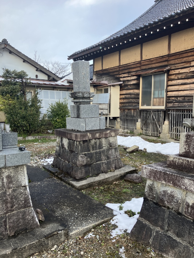 富山の雪に負けないお墓の建て方｜気候に適した石材選びと耐震施工のポイント - 富山・石川のお墓専門 墓まもり